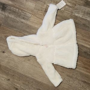 6m Soft white jacket